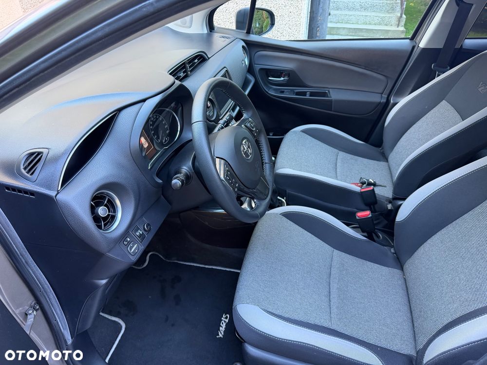 Toyota Yaris - 17