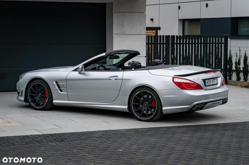 Mercedes-Benz SL 63 AMG - 12