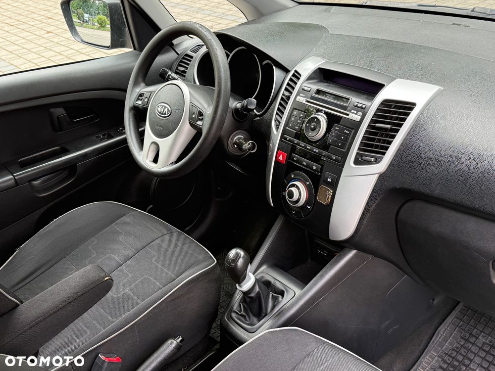 Kia Venga 1.4 L - 11
