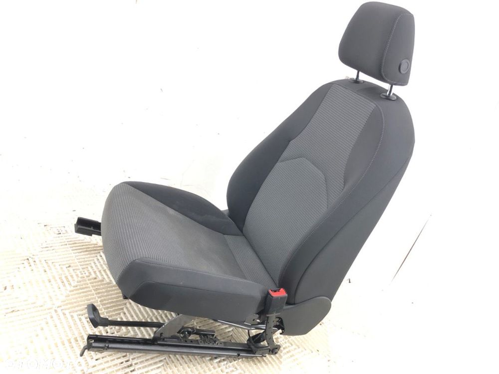 FOTEL PRAWY PRZÓD  SEAT LEON (5F1) 2012 - 2022 1.4 TSI 92 kW [125 KM] benzyna 2014 - 2022 - 5