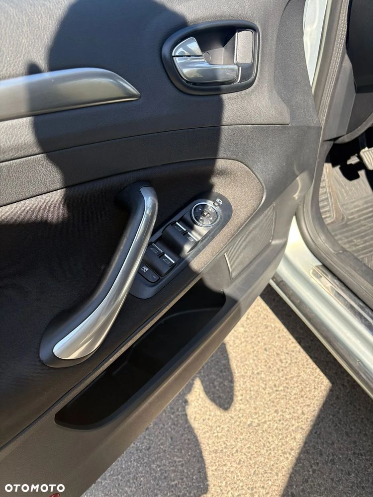 Ford Mondeo 2.0 Ghia X - 10