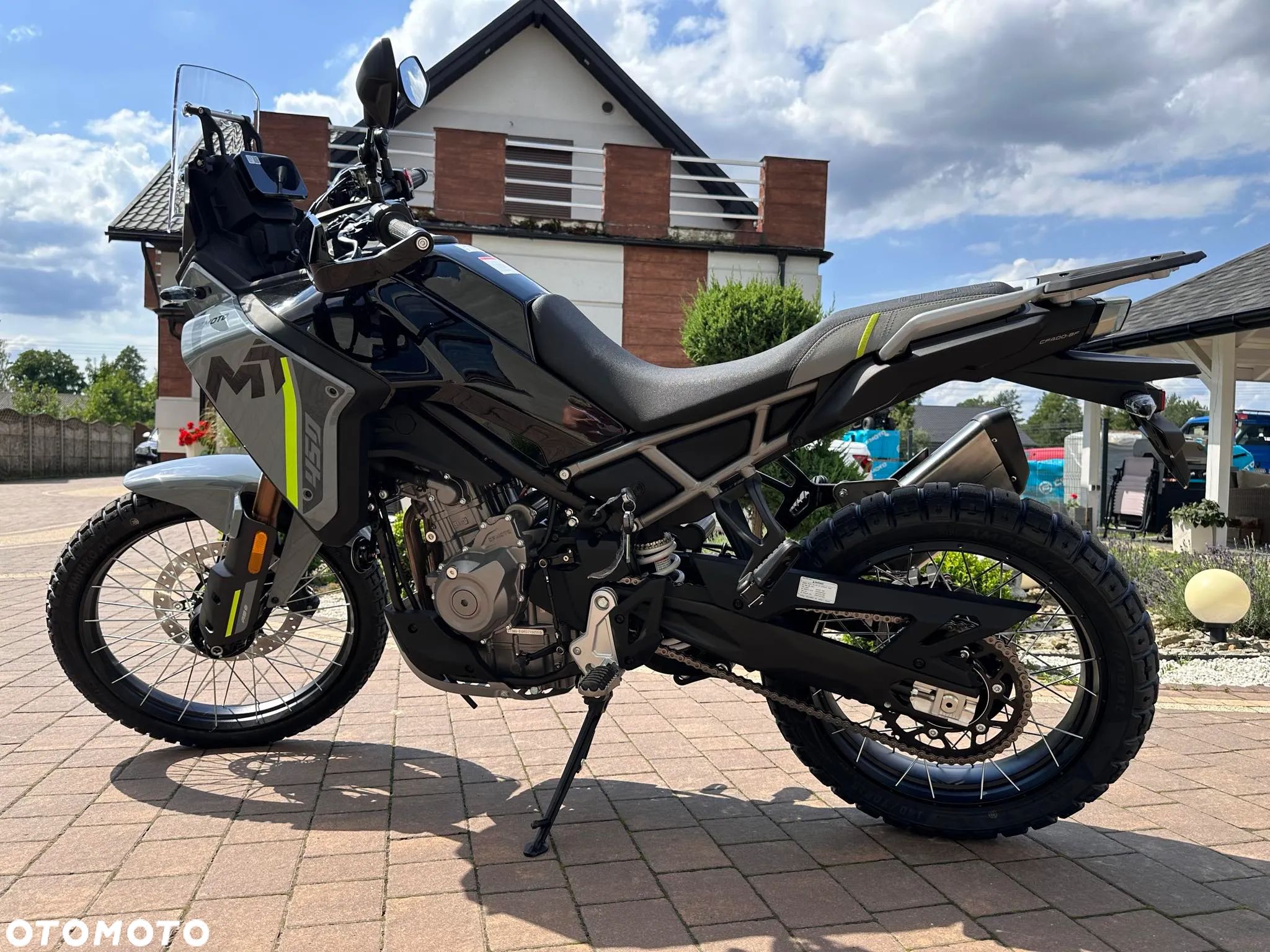 CFMoto MT - 1