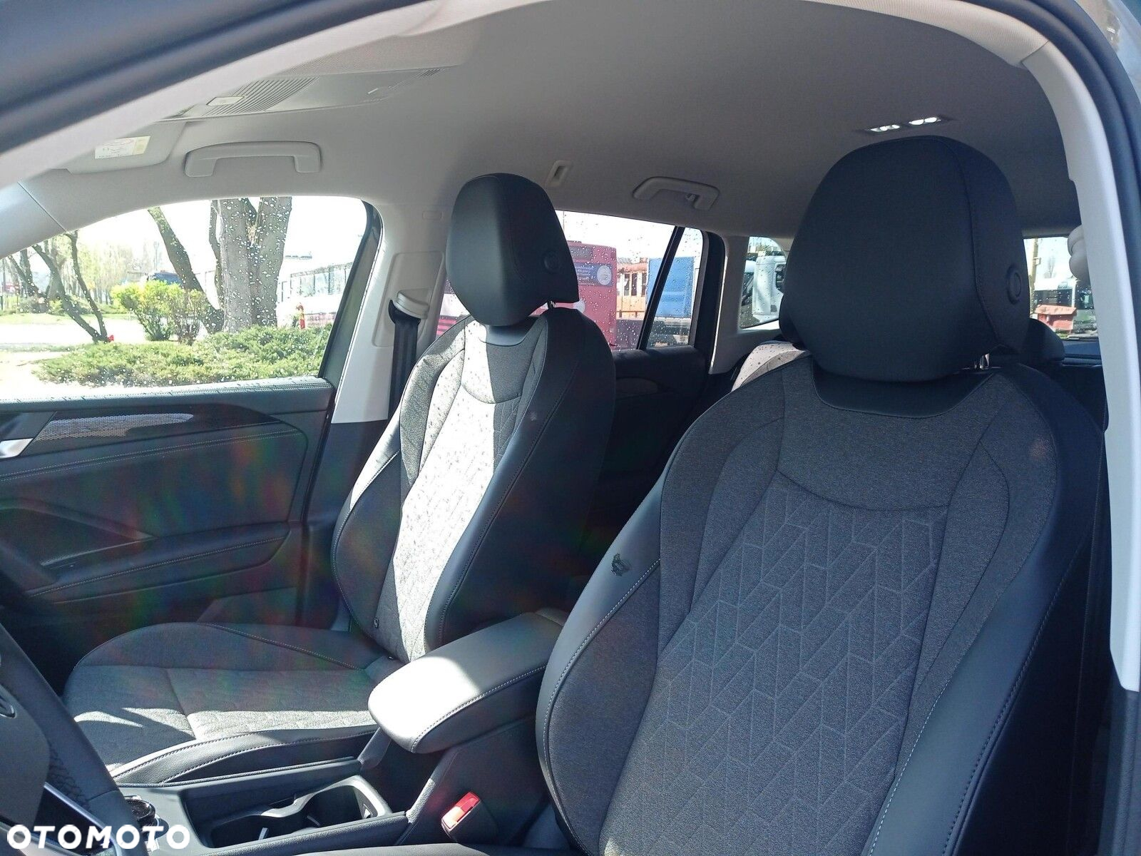 Volkswagen Tiguan - 11
