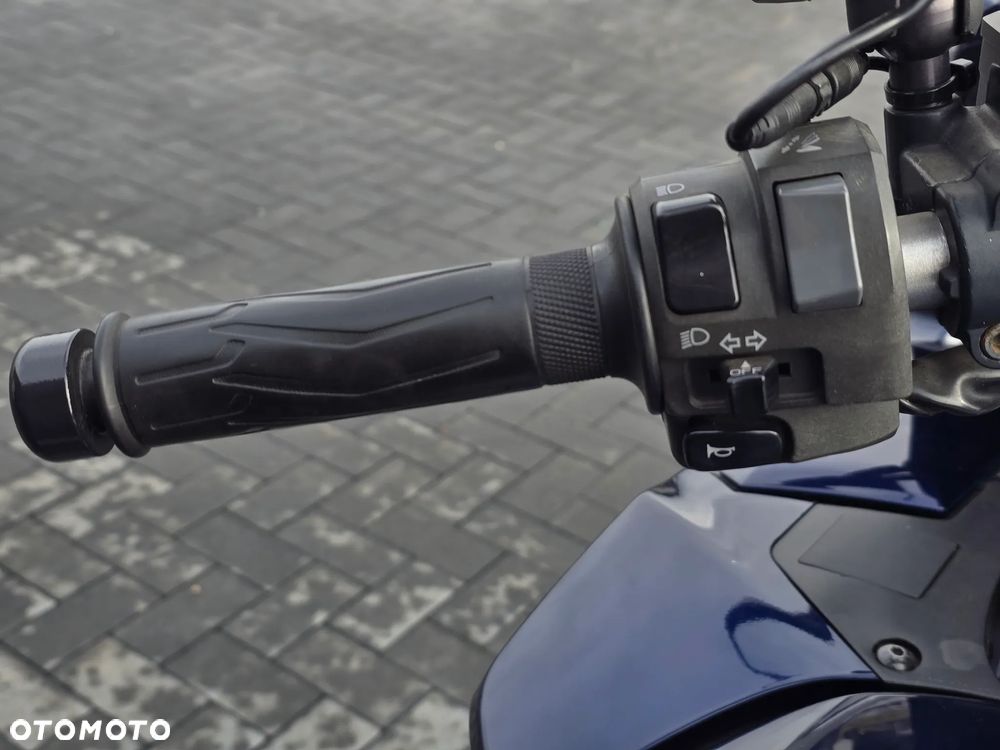 Yamaha FJR - 35
