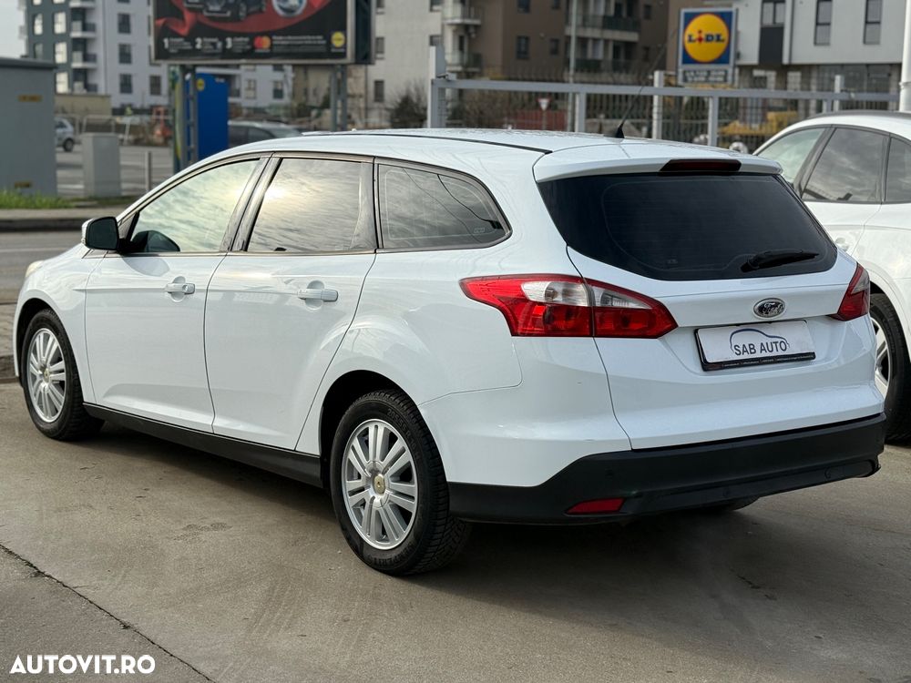 Ford Focus Turnier 1.6 TDCi ECOnetic 88g Start-Stopp-Sy Titanium - 19