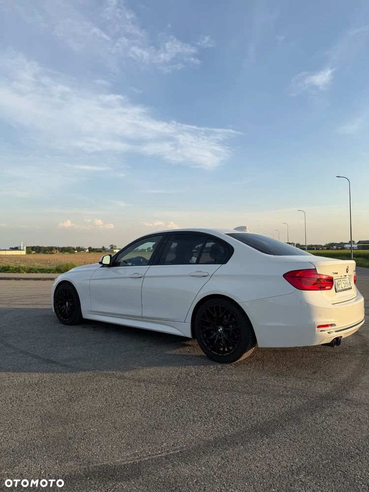 BMW Seria 3 330i xDrive Edition M Sport Shadow - 6