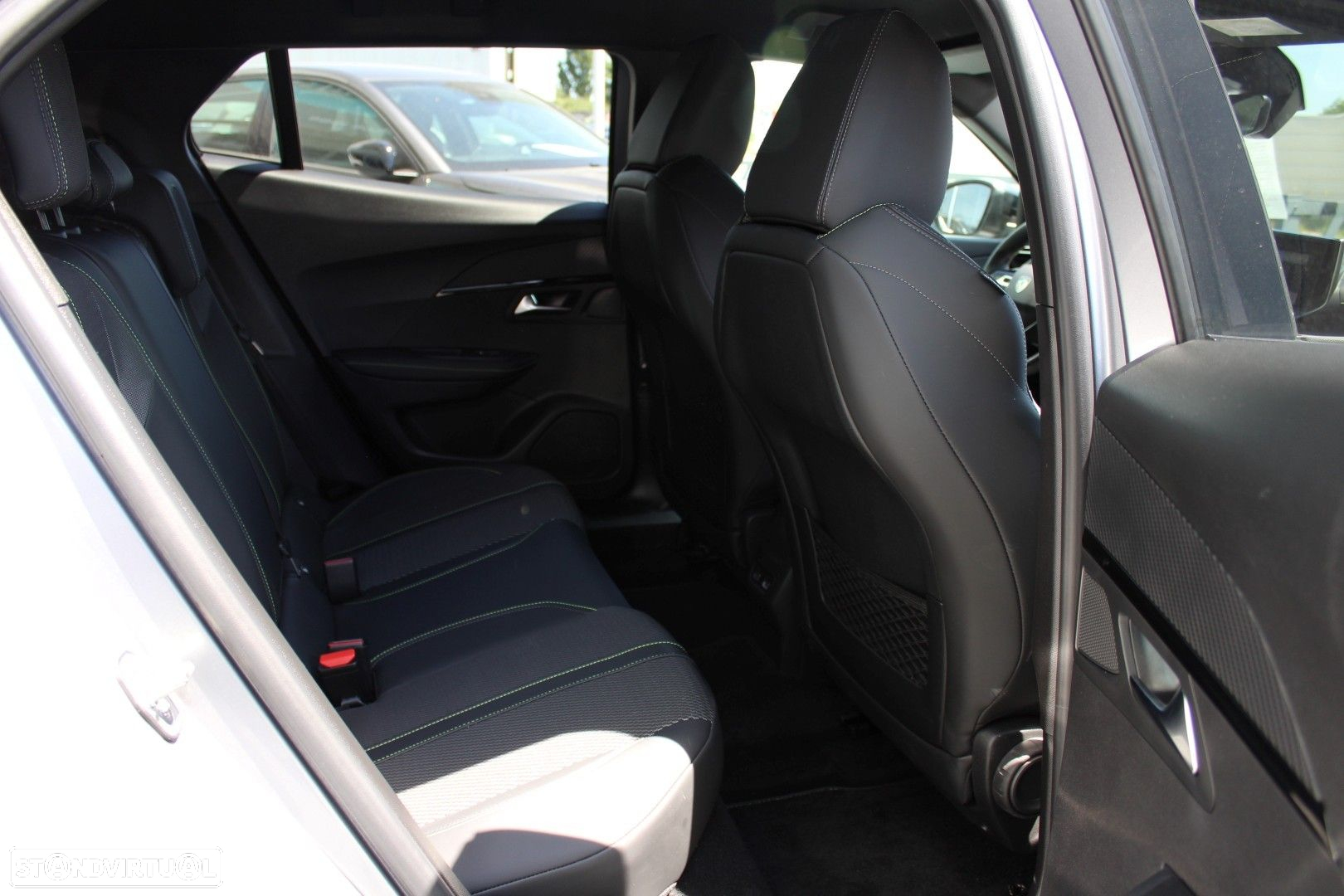 Peugeot 2008 1.2 PureTech GT EAT8 - 24