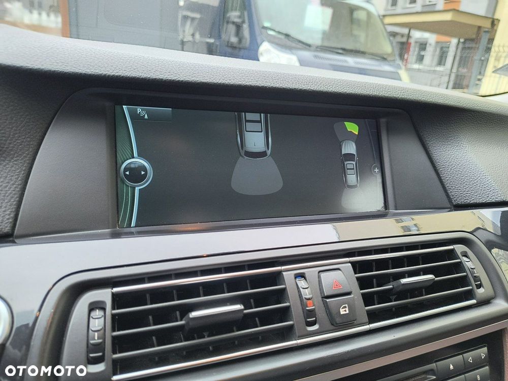 BMW Seria 5 525d xDrive Luxury Line - 26