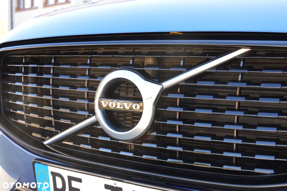 Volvo XC 60 B4 D AWD Ultimate Dark - 24