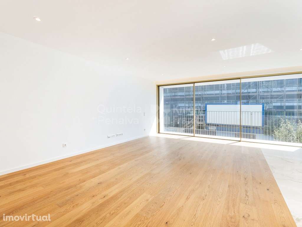 Apartamento T2 com varanda e estacionamento em Canidelo - Grande imagem: 5/27