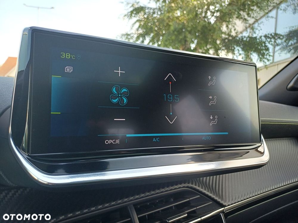 Peugeot 2008 50kWh GT - 25