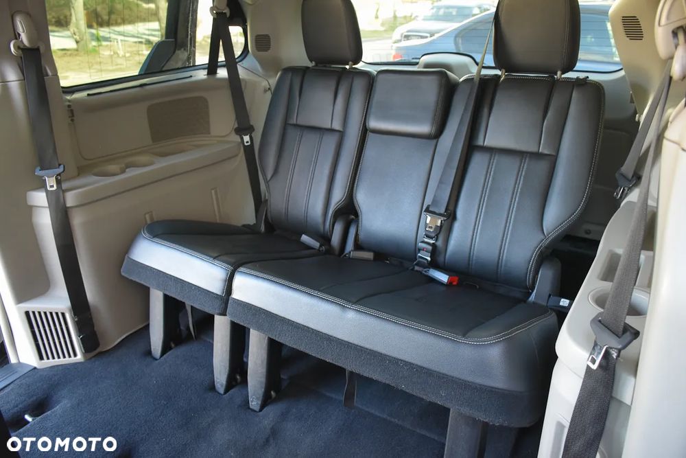 Lancia Voyager 2.8CRD Platinum - 36