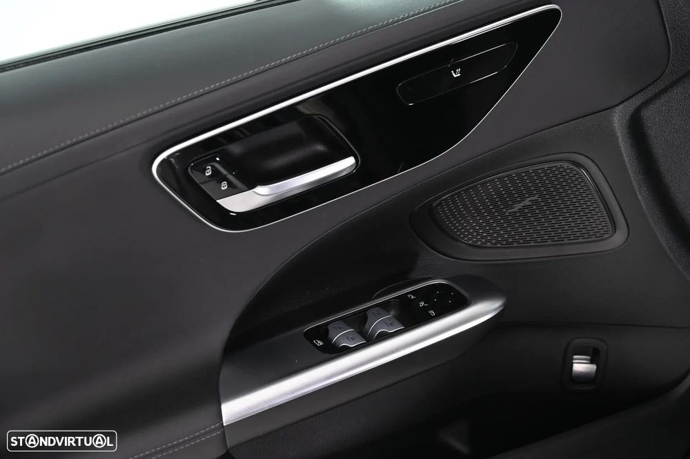 Mercedes-Benz C 300 d AMG Line - 28
