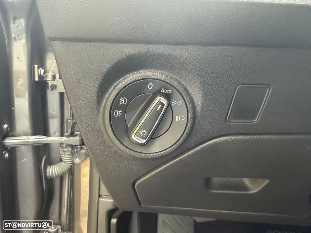 SEAT Leon ST 2.0 TDI DSG Style Edition - 34