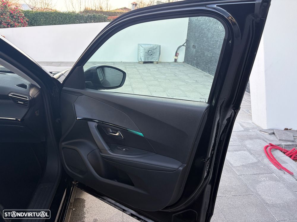 Peugeot e-2008 Allure Pack - 20