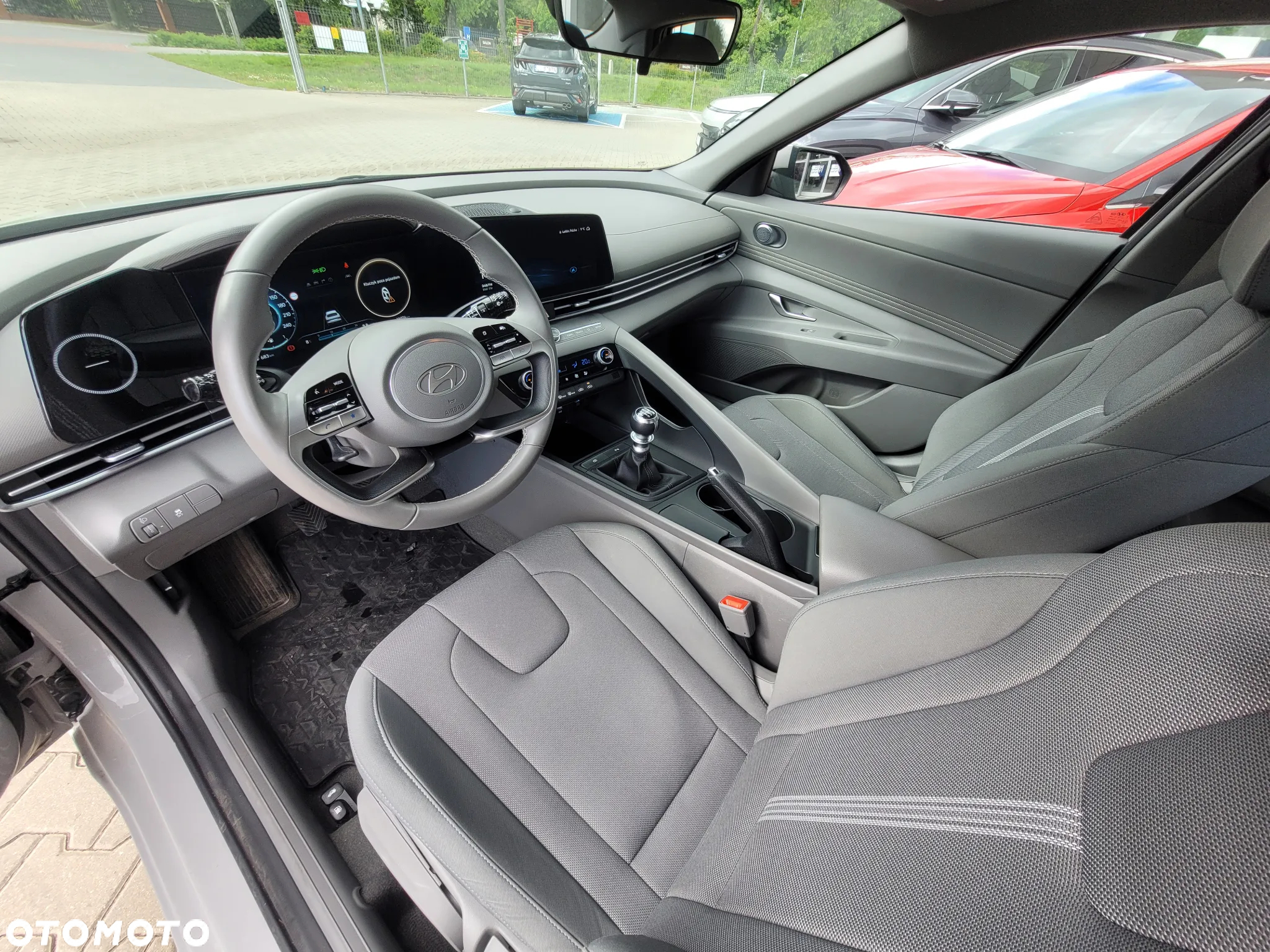 Hyundai Elantra 1.6 Modern - 12