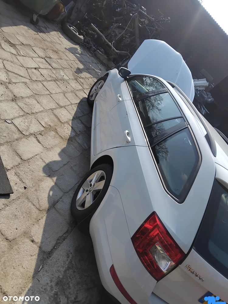 Maska zderzak błotnik drzwi skoda superb3 LF9E - 7