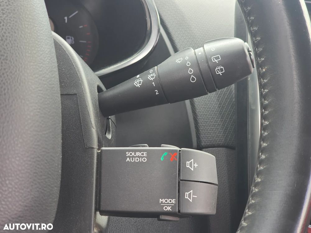 Renault Clio ENERGY TCe 90 Start & Stop LIMITED - 27