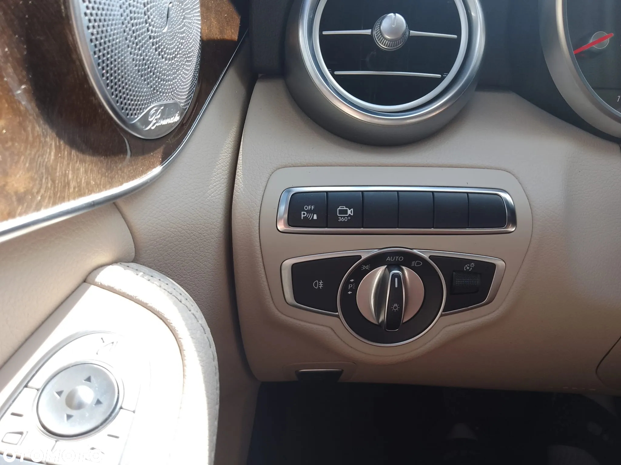 Mercedes-Benz Klasa C 300 9G-TRONIC AMG Line - 22