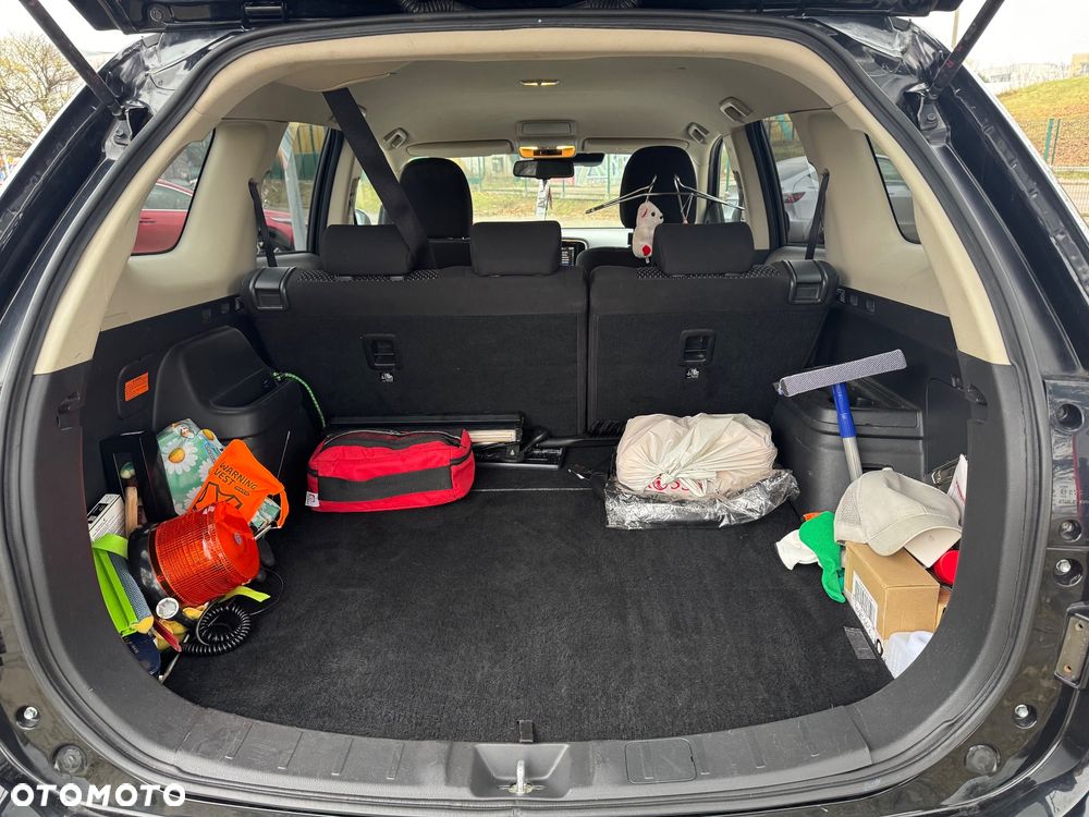 Mitsubishi Outlander - 10