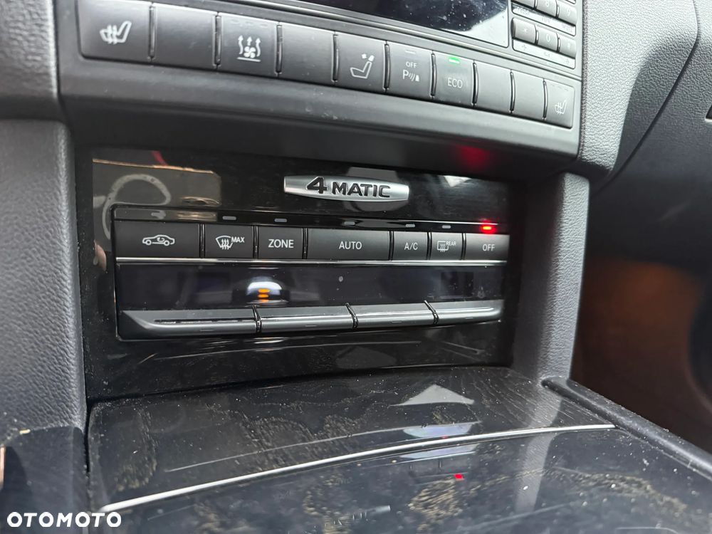 Mercedes-Benz Klasa E 350 4Matic 7G-TRONIC - 28