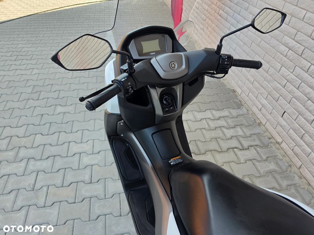 Yamaha NMAX - 6