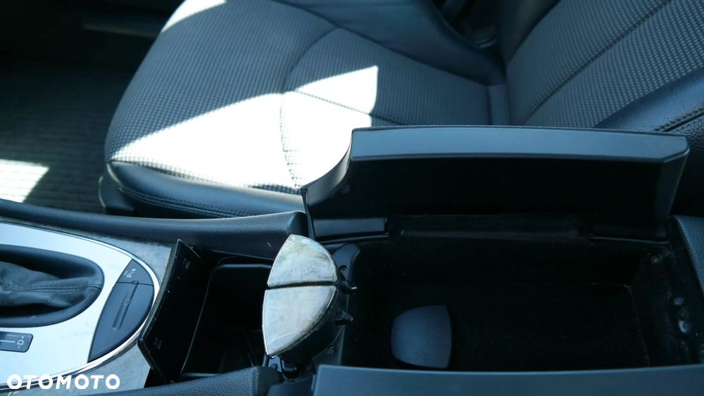 Mercedes-Benz Klasa E 220 CDI Automatik Avantgarde - 27