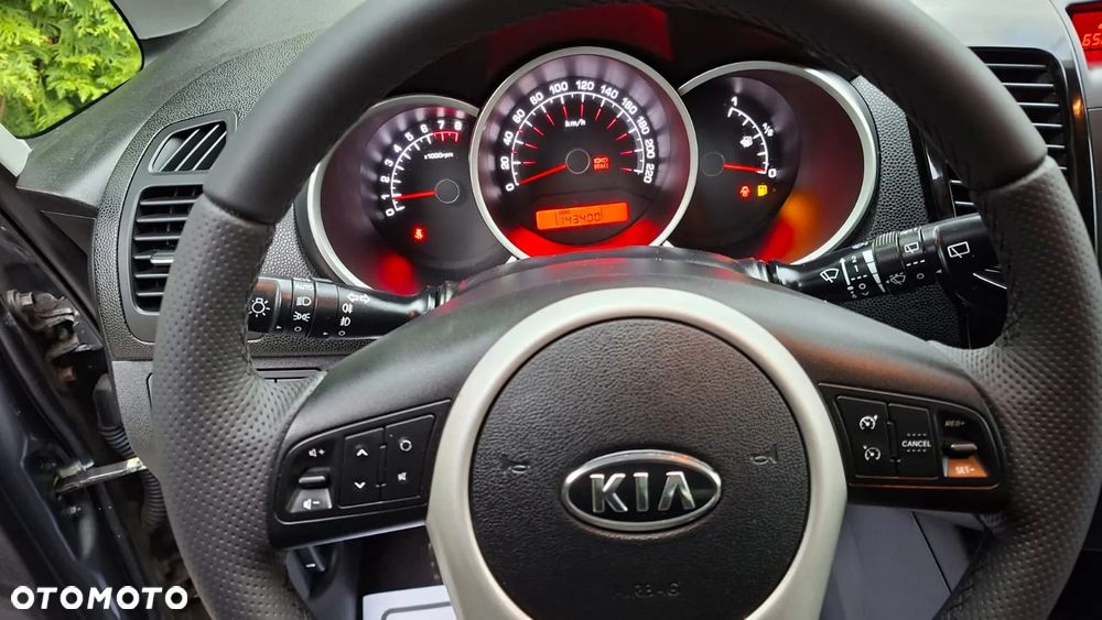 Kia Venga 1.6 CVVT Fifa World Cup Edition - 21