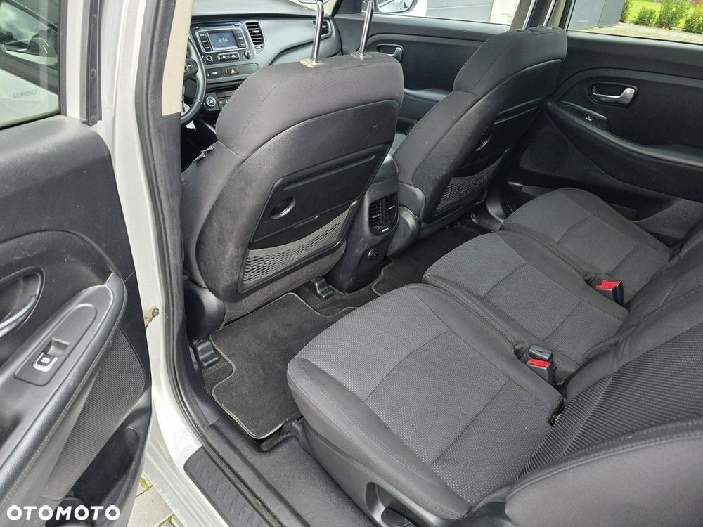 Kia Carens - 12