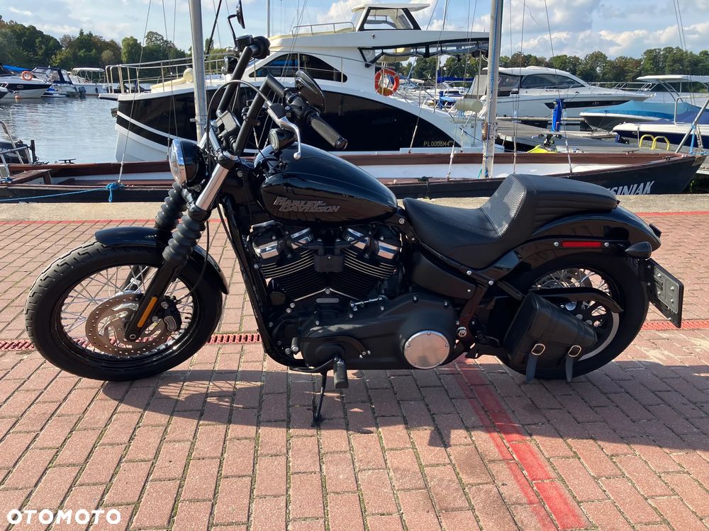 Harley-Davidson Softail Street Bob - 1