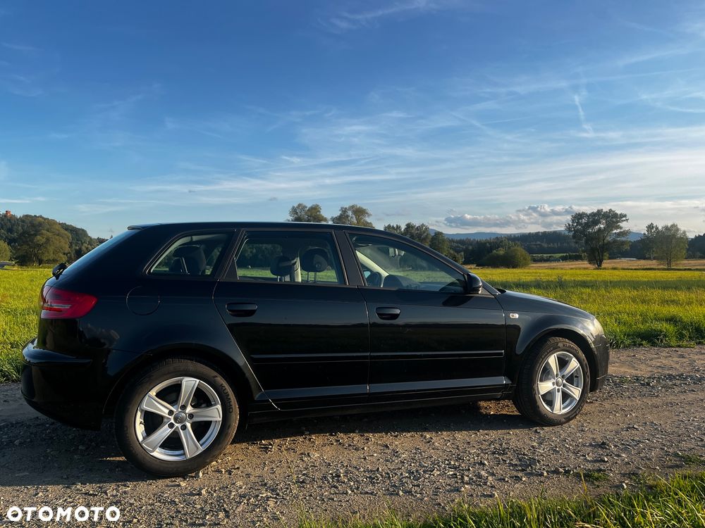 Audi A3 Sportback 1.6 FSI Attraction - 3