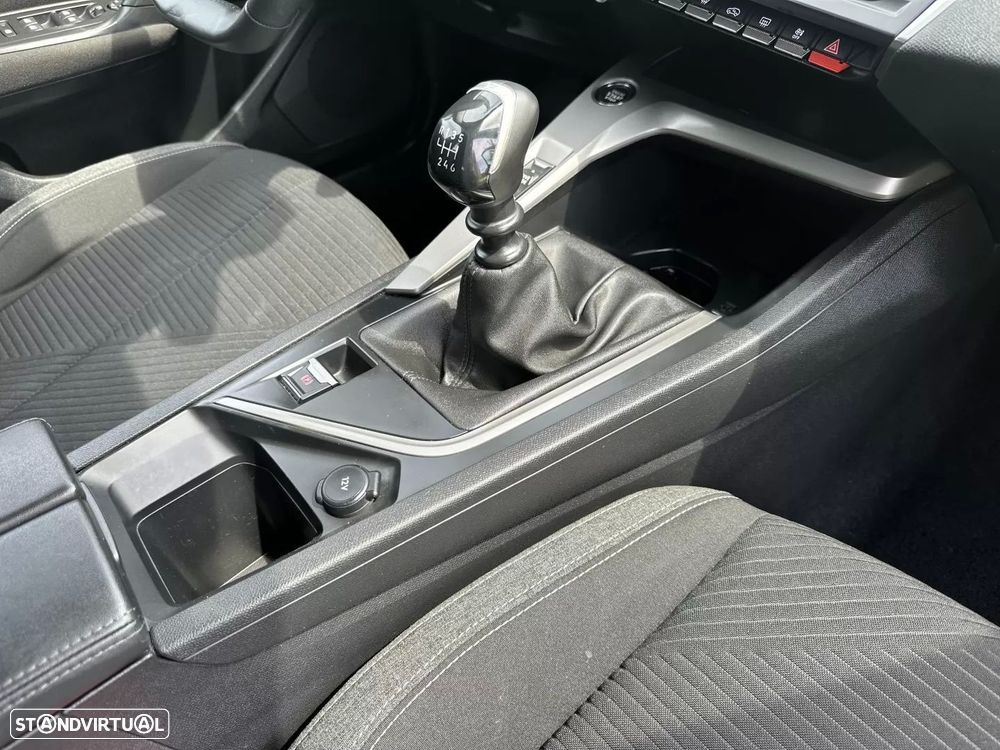 Peugeot 308 1.2 PureTech Business Line - 58