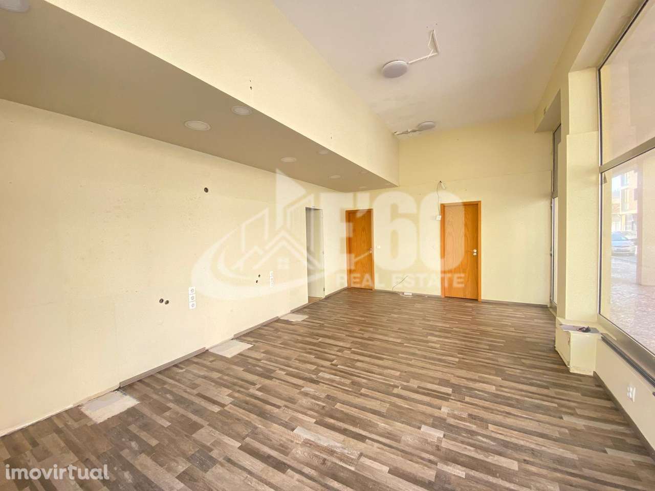 LOJA EM CENTRO DE ESPINHO - Grande imagem: 3/15