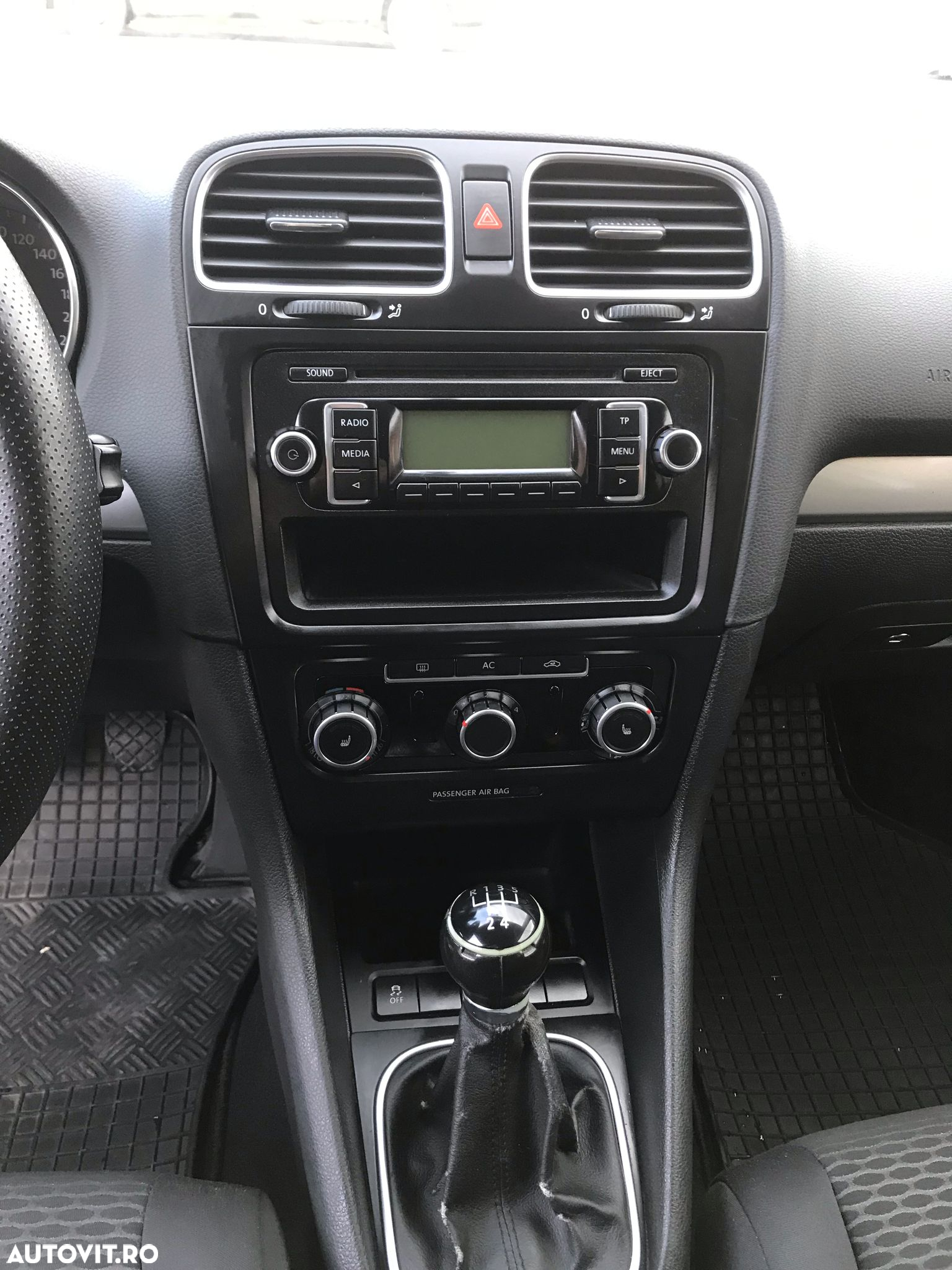 Volkswagen Golf 1.6 TDI DPF Highline - 12