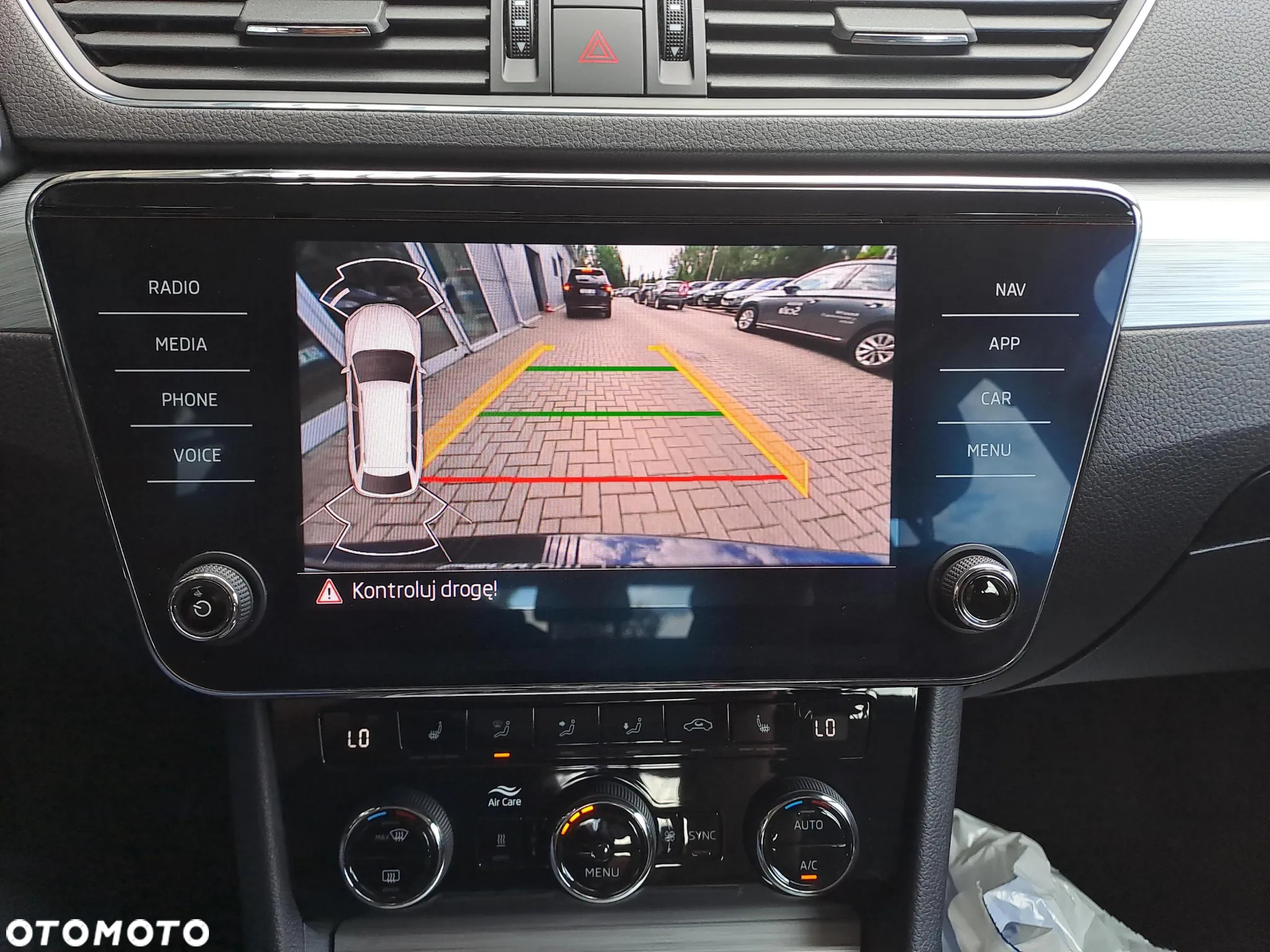 Skoda Superb 2.0 TDI SCR 4x4 Ambition DSG - 11