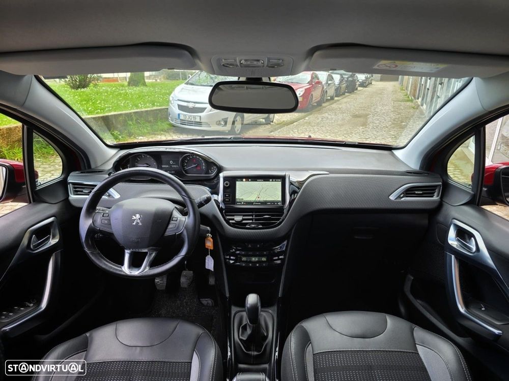 Peugeot 2008 1.2 PureTech Allure - 5