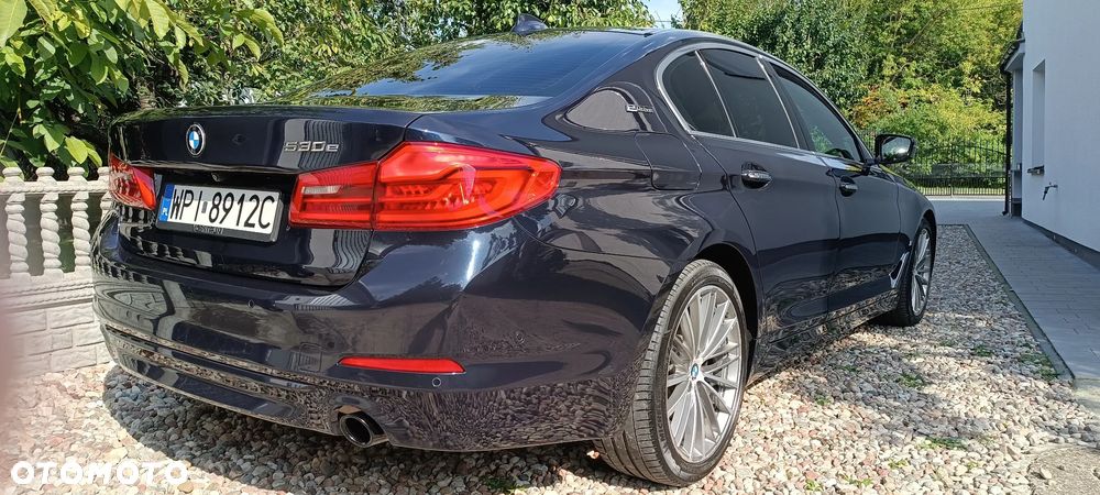 BMW Seria 5 530e iPerformance Luxury Line - 11