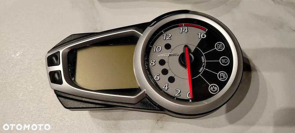 TRIUMPH STREET TRIPLE 675 LICZNIK ZEGARY - 2