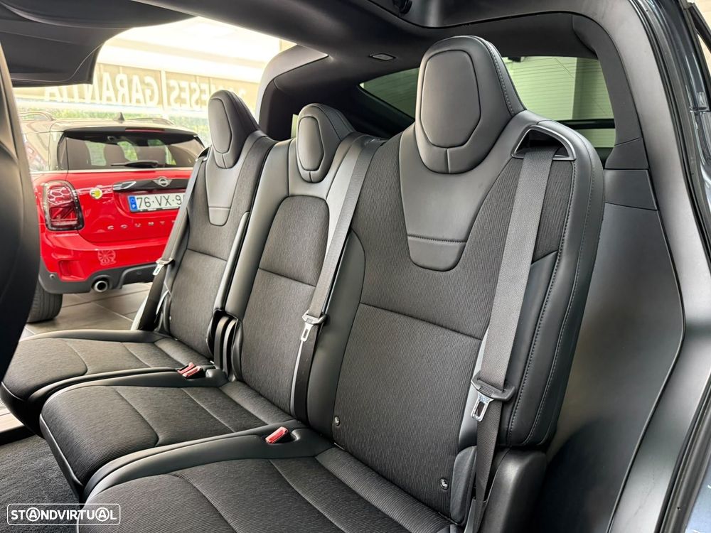 Tesla Model X 100D - 42