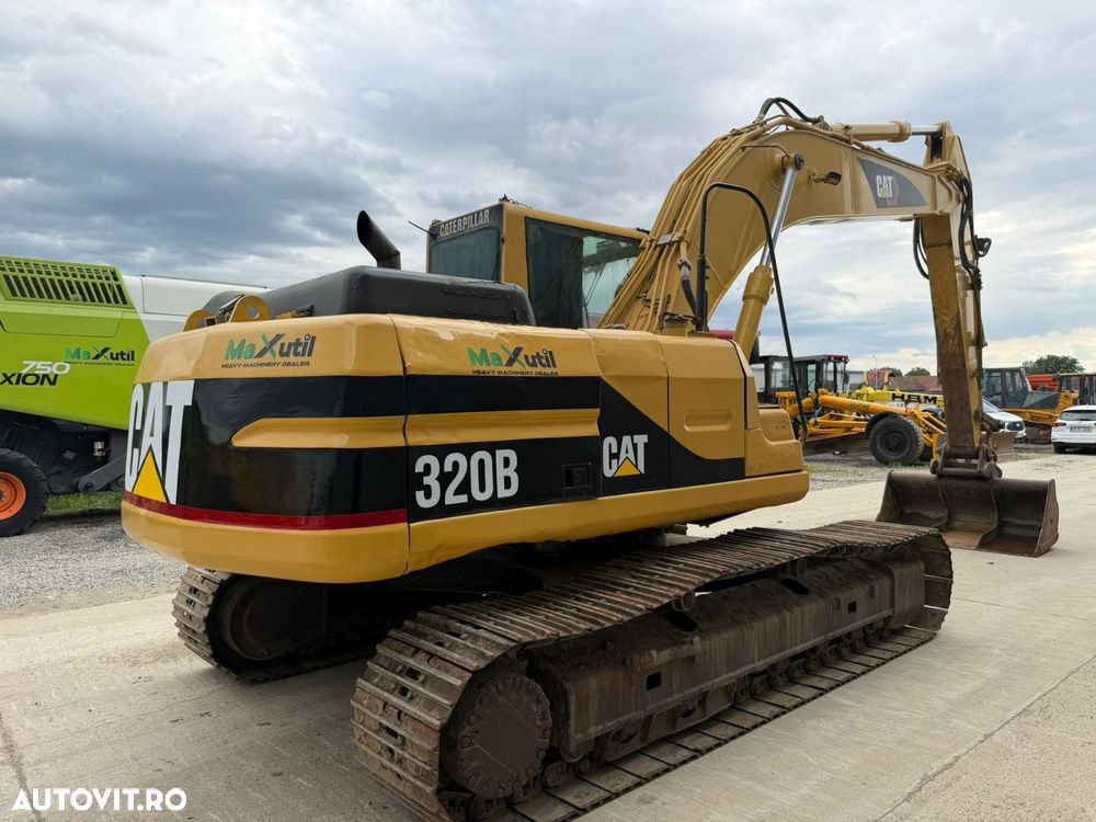 Caterpillar 320B Excavator - 6