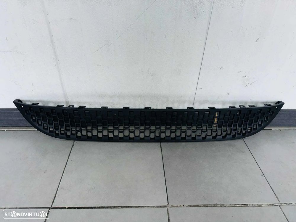 Grelha Frontal Fiat 500 - 07/15 - 2