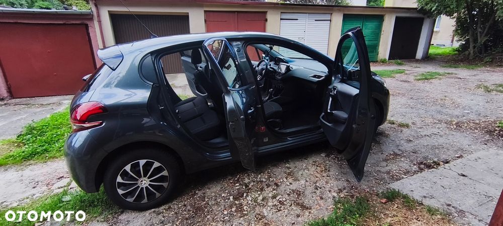 Peugeot 208 1.2 PureTech Style - 13