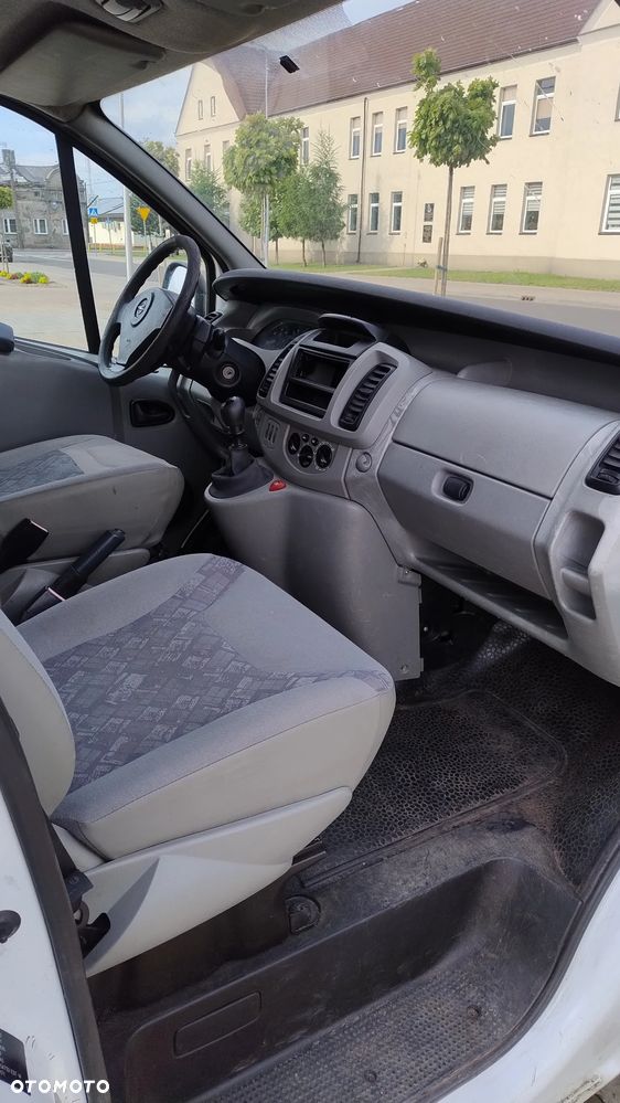 Opel Vivaro - 11