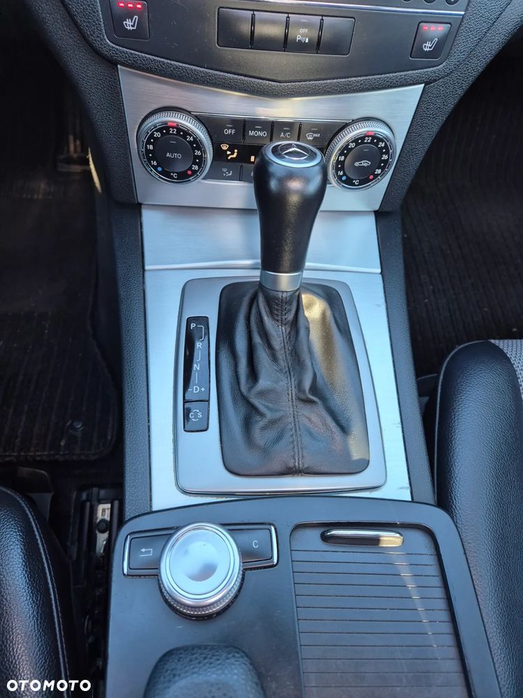 Mercedes-Benz Klasa C 180 T Kompressor Automatik BlueEFFICIENCY Avantgarde - 26