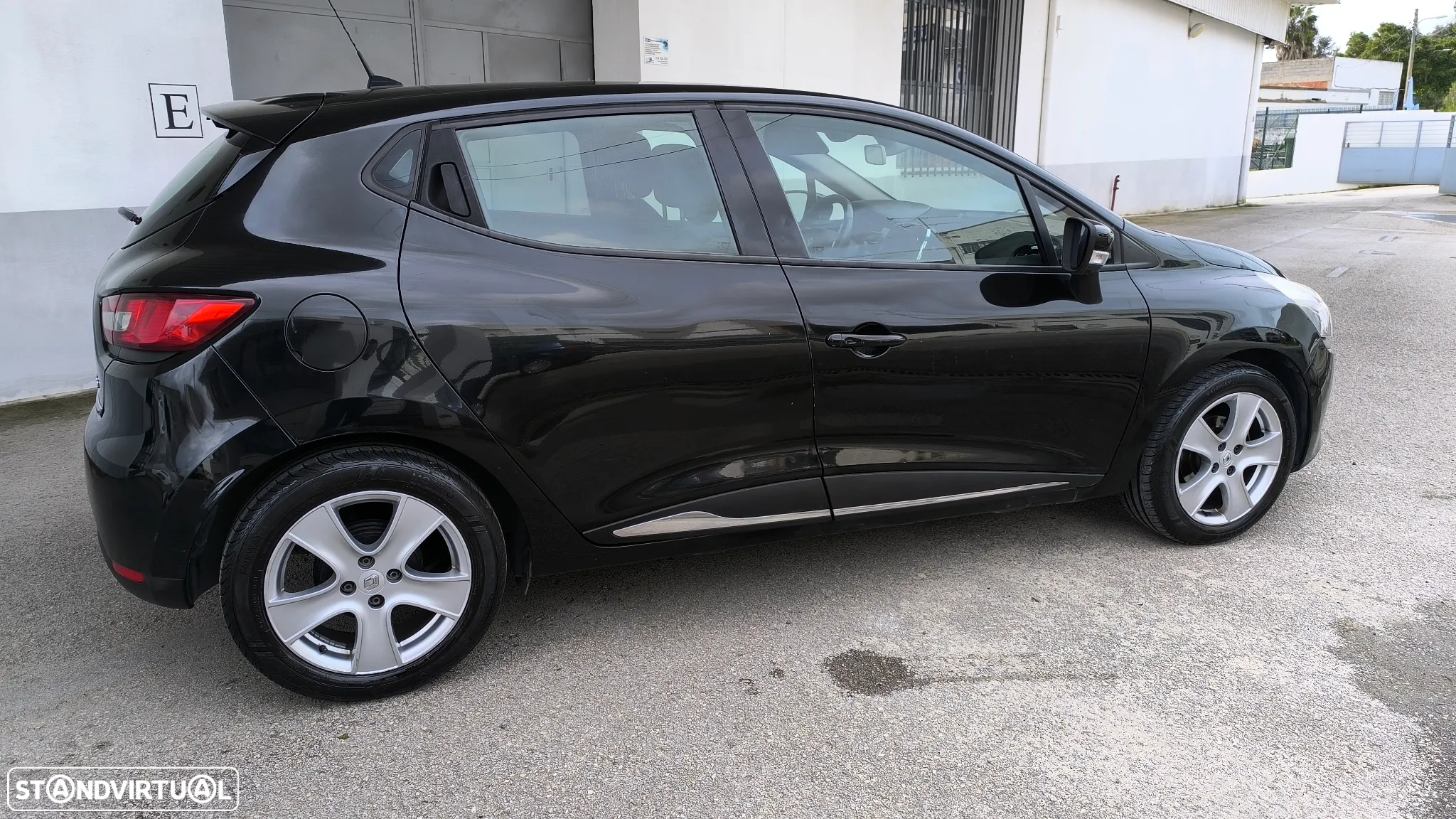 Renault Clio 0.9 TCE Dynamique S - 32