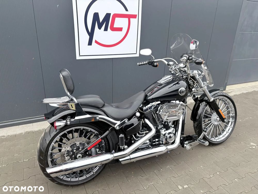 Harley-Davidson Softail Breakout - 4