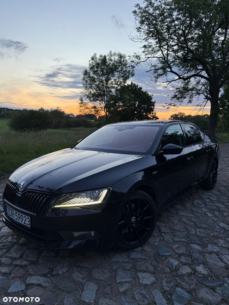 Skoda Superb 2.0 TDI 4x4 L&K DSG - 1