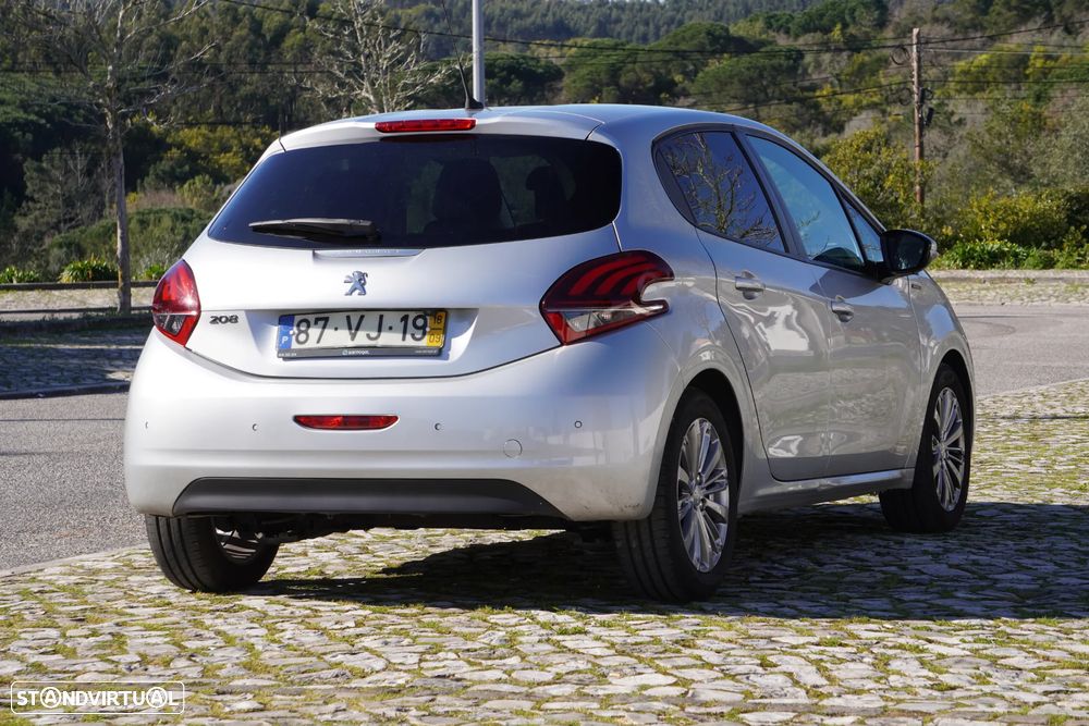Peugeot 208 1.2 PureTech Signature - 3