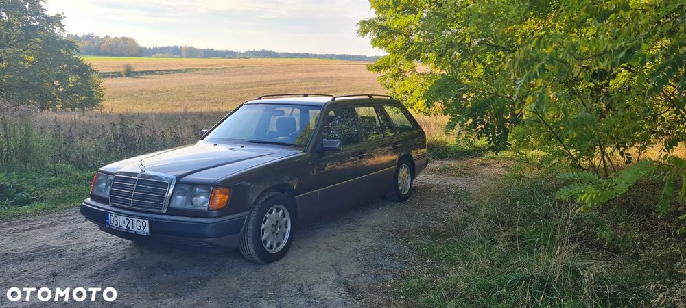 Mercedes-Benz W124 1992 photo 3
