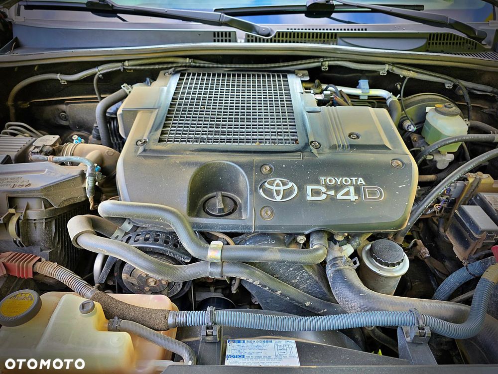 Toyota Land Cruiser - 36